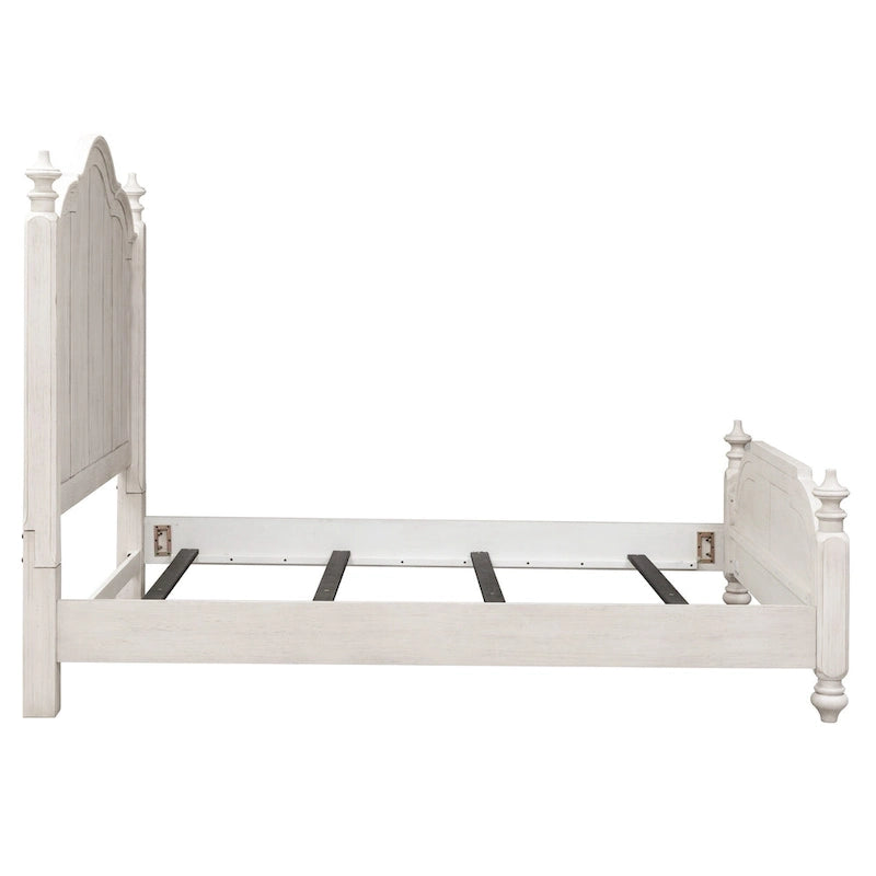 Letto a baldacchino King in bianco antico e castagno "Farmhouse Reimagined"