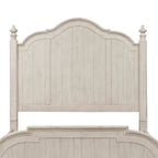Letto a baldacchino King in bianco antico e castagno "Farmhouse Reimagined"