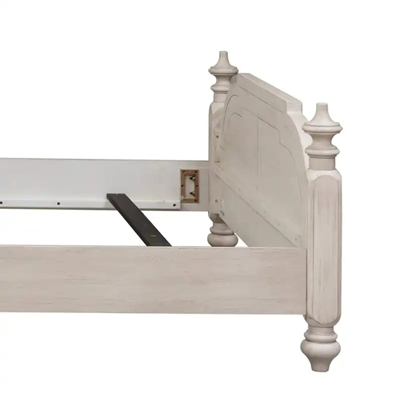 Letto a baldacchino King in bianco antico e castagno "Farmhouse Reimagined"